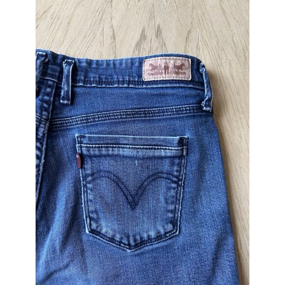 Y2K Levis Woman's Shorts Size 4 Med Wash Mid Rise Stretch Moms Thrashed Distress - Picture 3 of 8